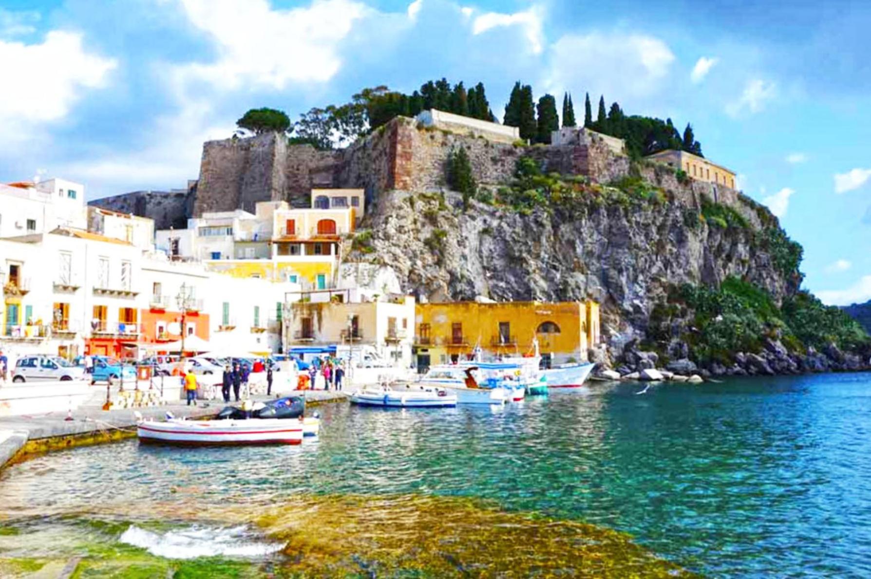 Da Federica Casa Vacanze Baia Porto Delle Genti 利帕里 外观 照片